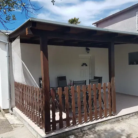 Apartman More 公寓 Sukošan