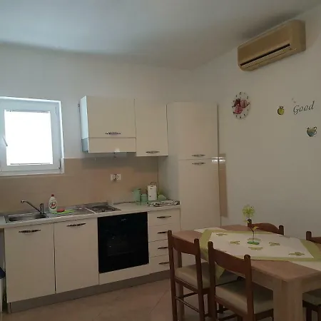 Apartman More 公寓 *